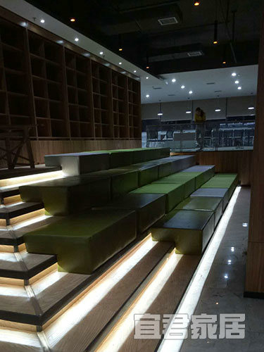 广益中学台阶座垫