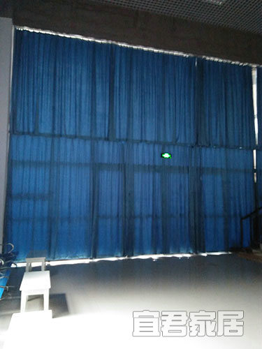 湖大游泳馆门厅实拍